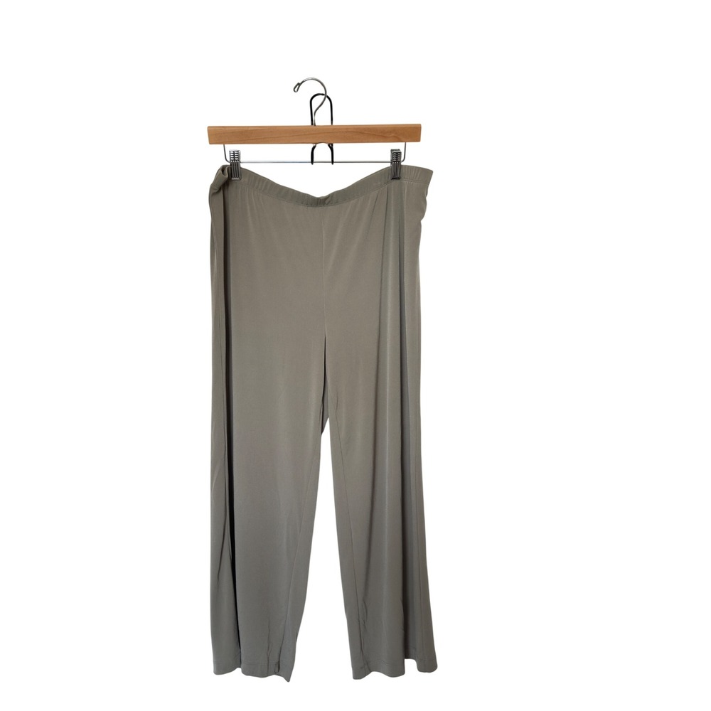 Chicos Sage Green Size Large Pull On Wide Leg Ankle Pants Minimalist Stretch